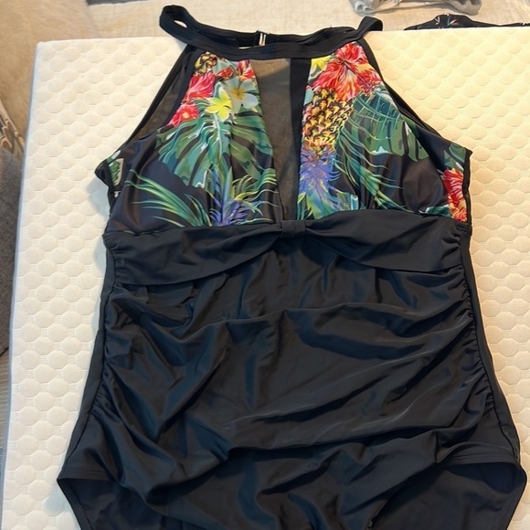 ⭐️🔥Gorgeous,Sexy,Printed Floral One Piece Swimwear Bathing Suit, Size XLarge - Picture 3 of 11